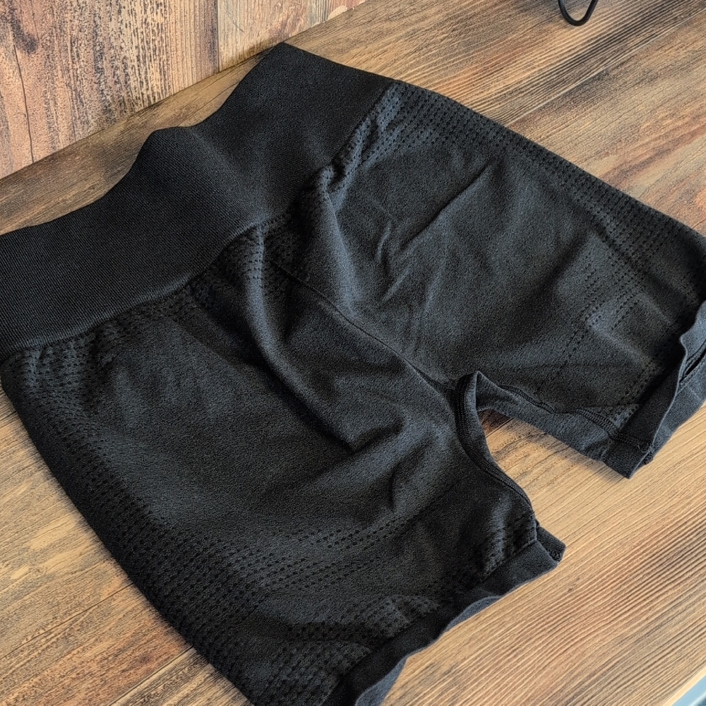 Gymshark Black Women's Athletic Biker Shorts XL M628 - Picture 4 of 6